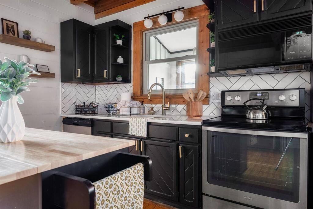 Mulberry Ridge Villa Сивиървил Екстериор снимка