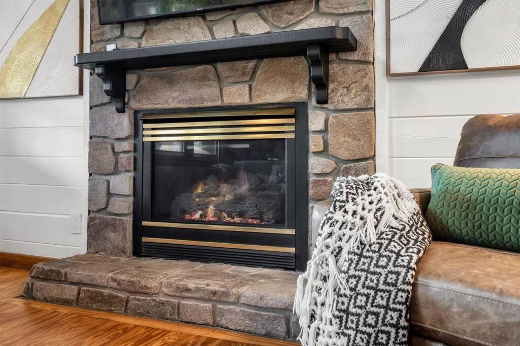Mulberry Ridge Villa Сивиървил Екстериор снимка