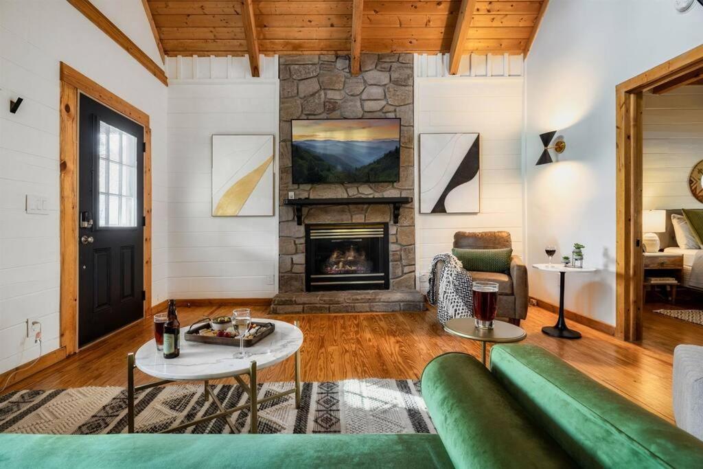 Mulberry Ridge Villa Сивиървил Екстериор снимка