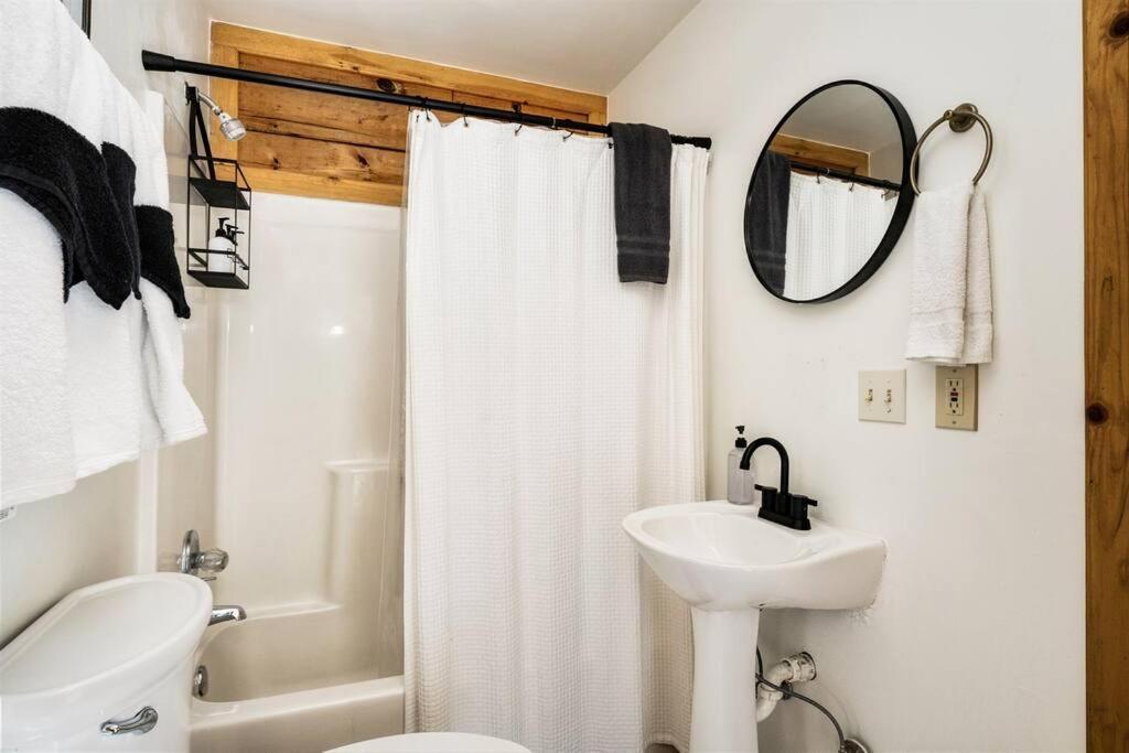 Mulberry Ridge Villa Сивиървил Екстериор снимка