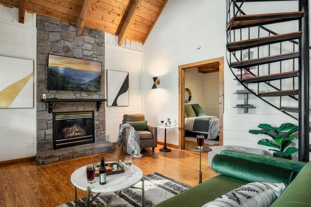 Mulberry Ridge Villa Сивиървил Екстериор снимка