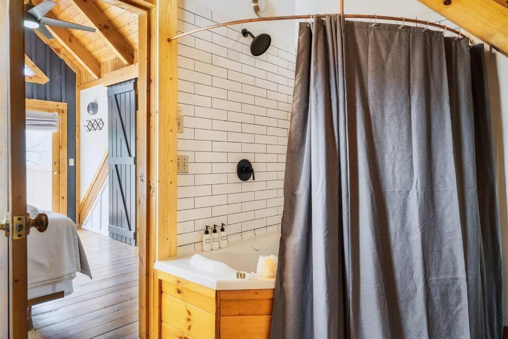 Mulberry Ridge Villa Сивиървил Екстериор снимка