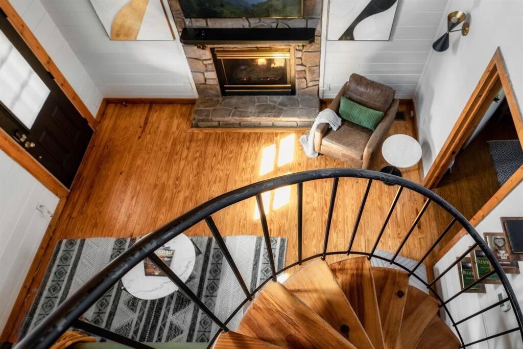 Mulberry Ridge Villa Сивиървил Екстериор снимка