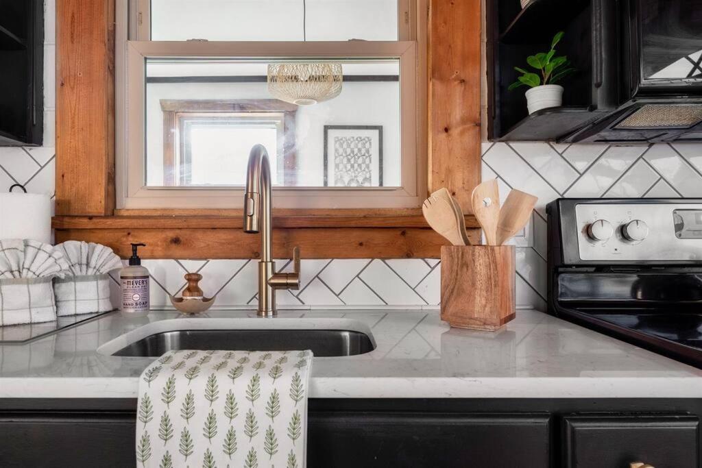 Mulberry Ridge Villa Сивиървил Екстериор снимка