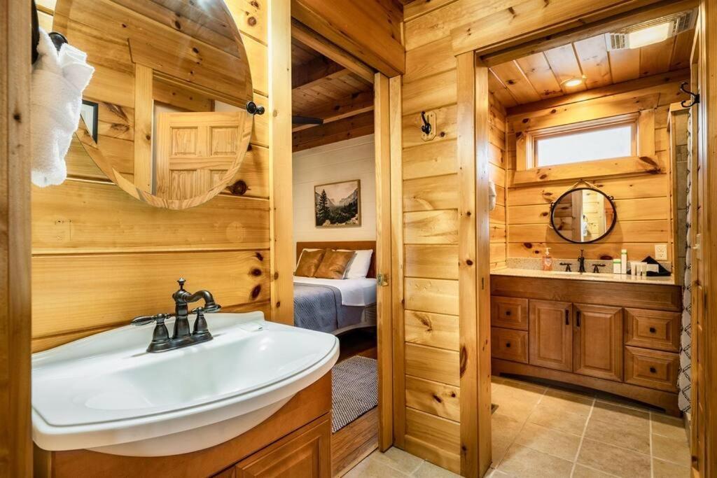 Mulberry Ridge Villa Сивиървил Екстериор снимка