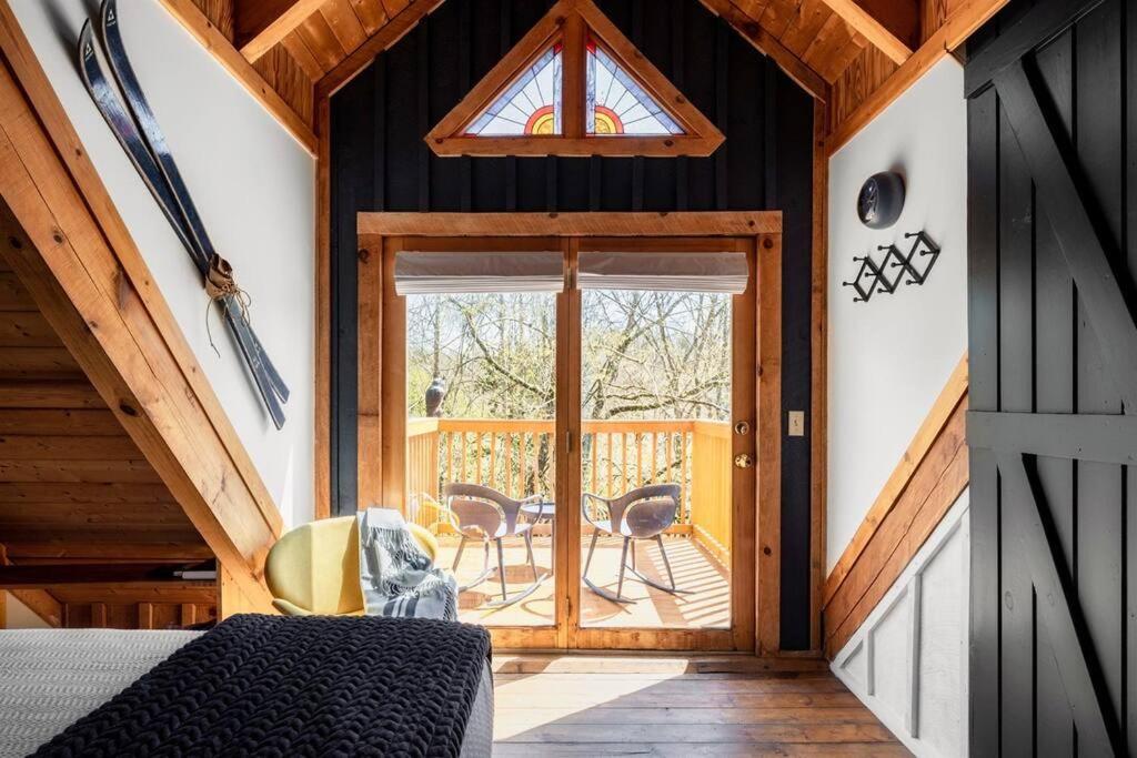 Mulberry Ridge Villa Сивиървил Екстериор снимка