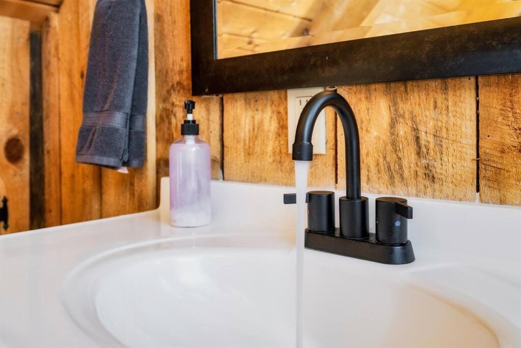 Mulberry Ridge Villa Сивиървил Екстериор снимка