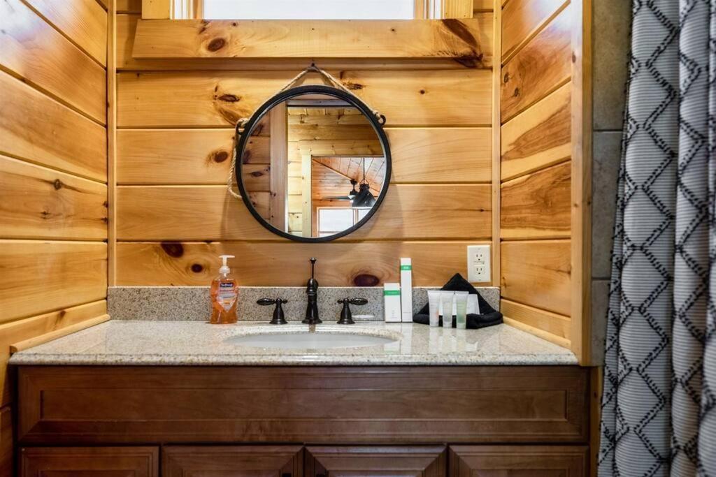 Mulberry Ridge Villa Сивиървил Екстериор снимка