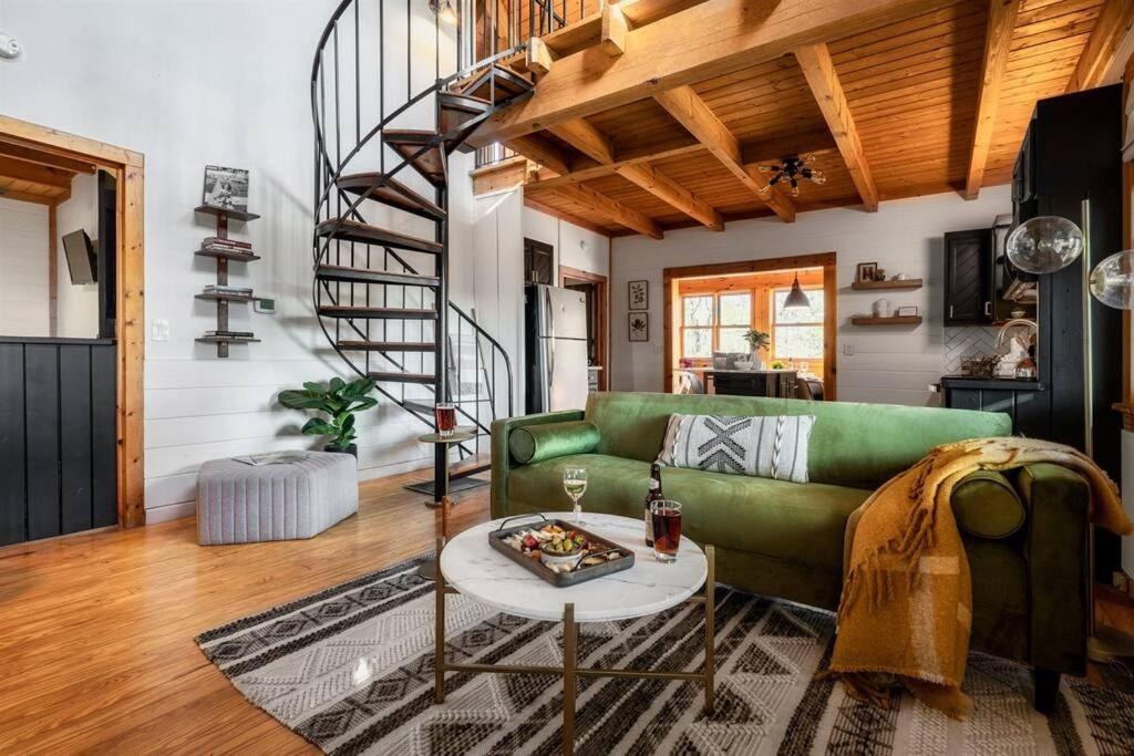 Mulberry Ridge Villa Сивиървил Екстериор снимка